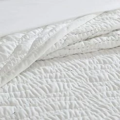 Koolaburra By UGG Squiggle Kids Quilt -Koolaburra by UGG Shop unnamed file 1412