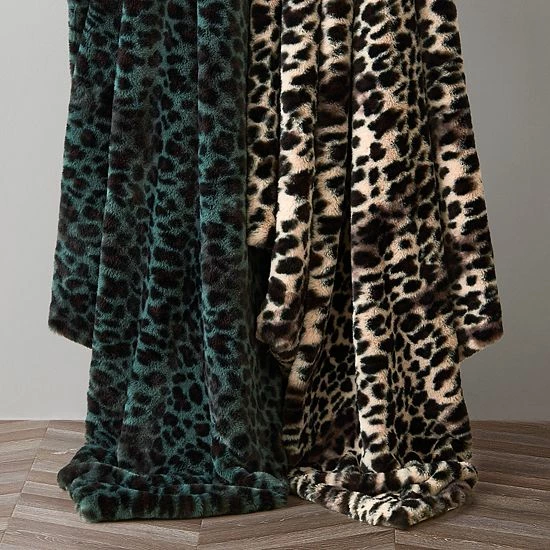 Koolaburra By UGG Miles Faux Fur Throw Natural 3 Koolaburra By UGG Miles Faux Fur Throw Natural - Image 3